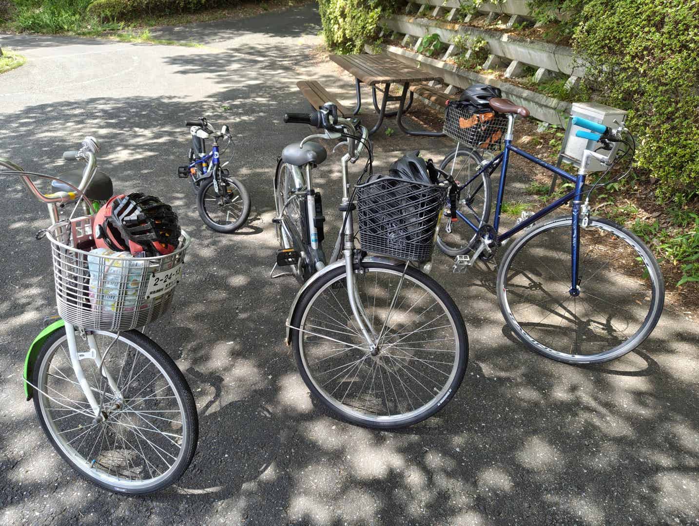 南口サイクリングセンターのベンチ