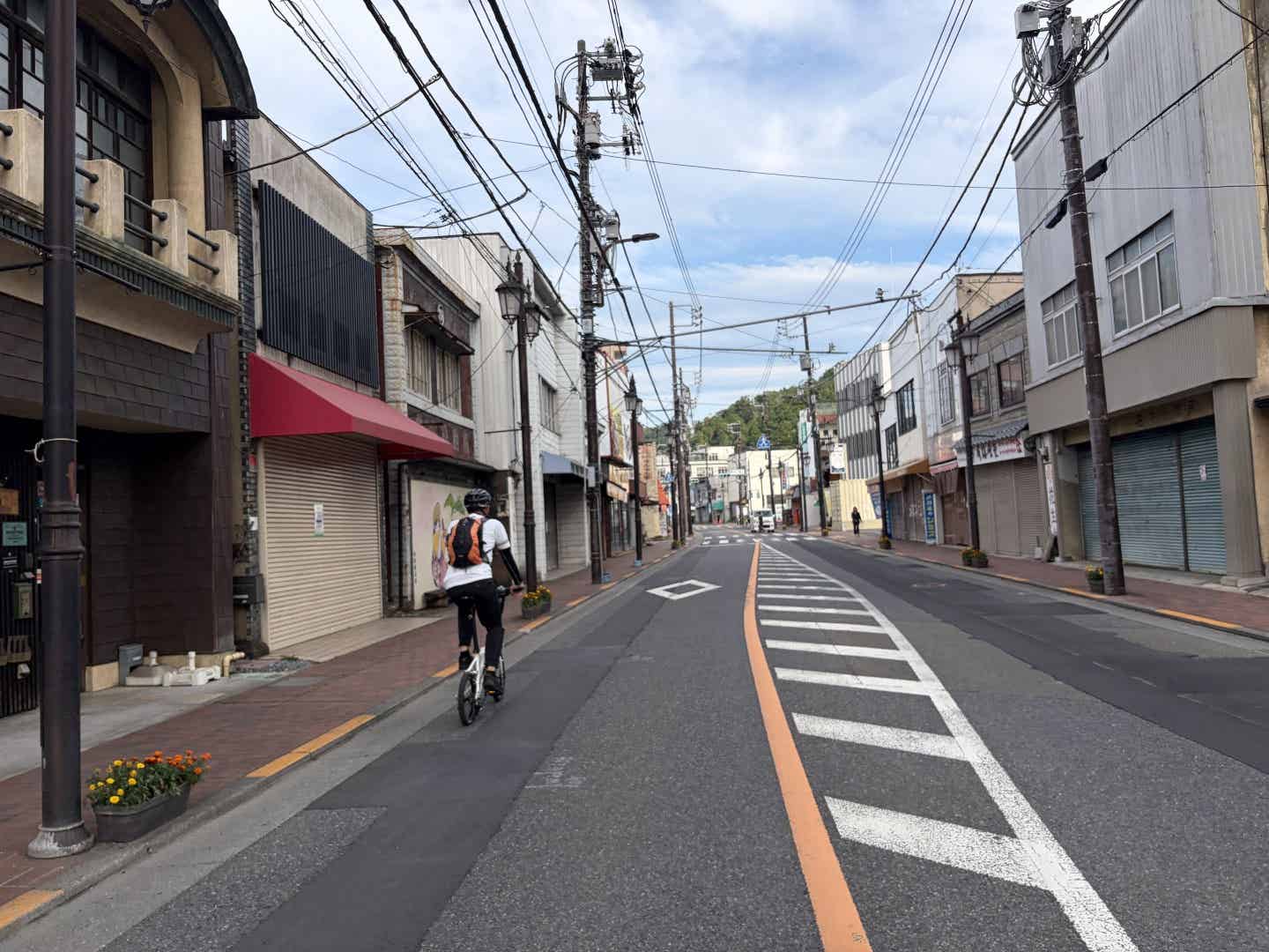 青梅駅周辺をTR-F16で走る筆者