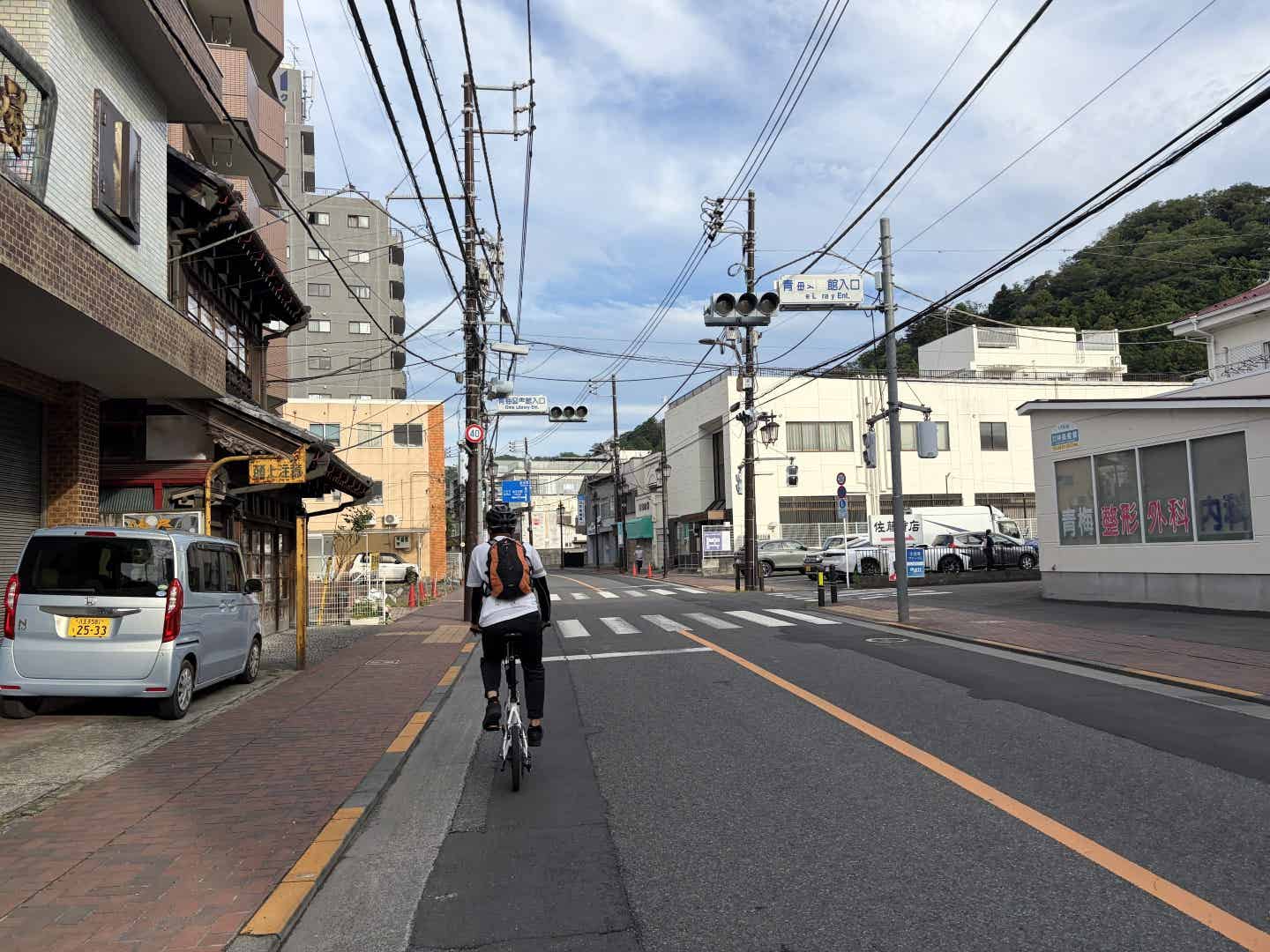 JR青梅駅近くのTR-F16の走行シーン