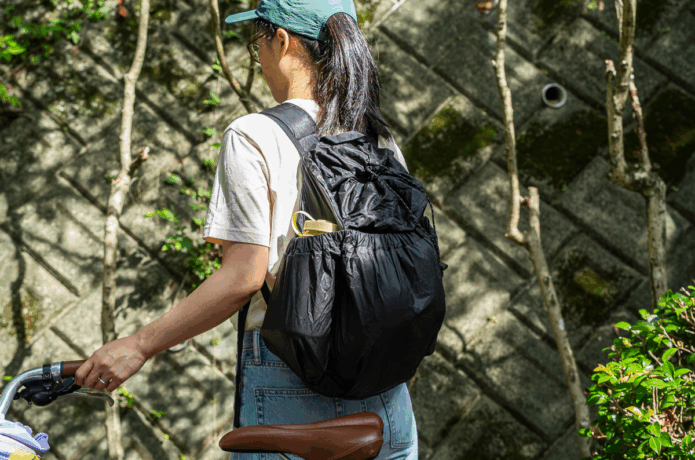 自転車旅の理想のサブバッグ。愛用のFAIRWEATHER「パッカブルパック」をレビュー