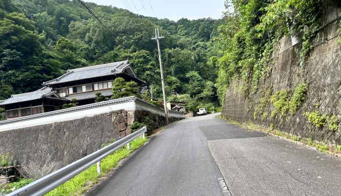 紀見峠へ向かう坂道