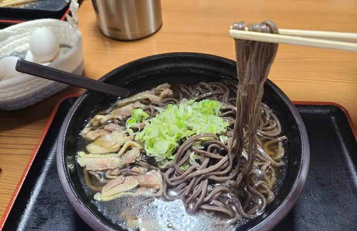 冷たい肉そば