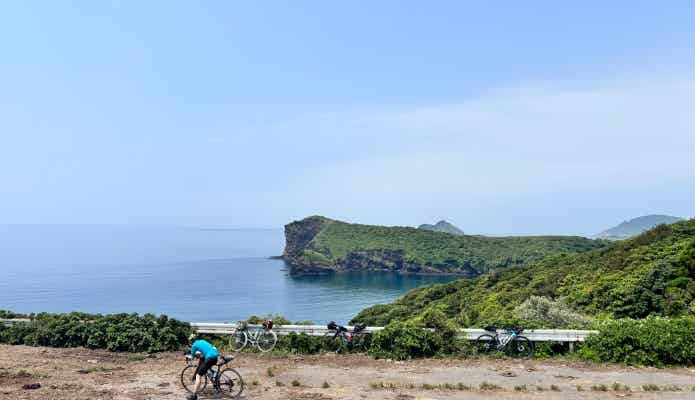 知夫里島自転車と海