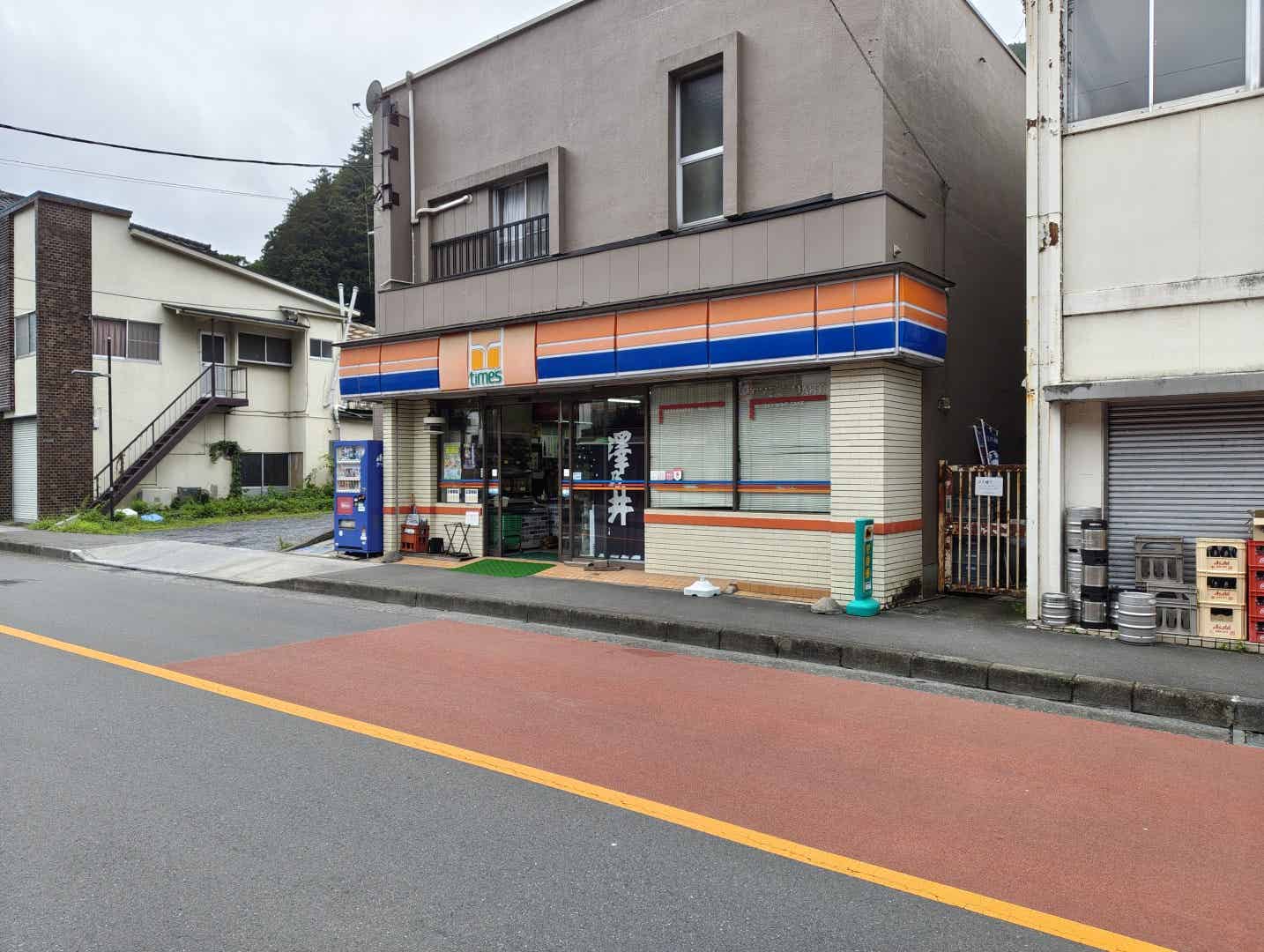 奥多摩駅のコンビニ