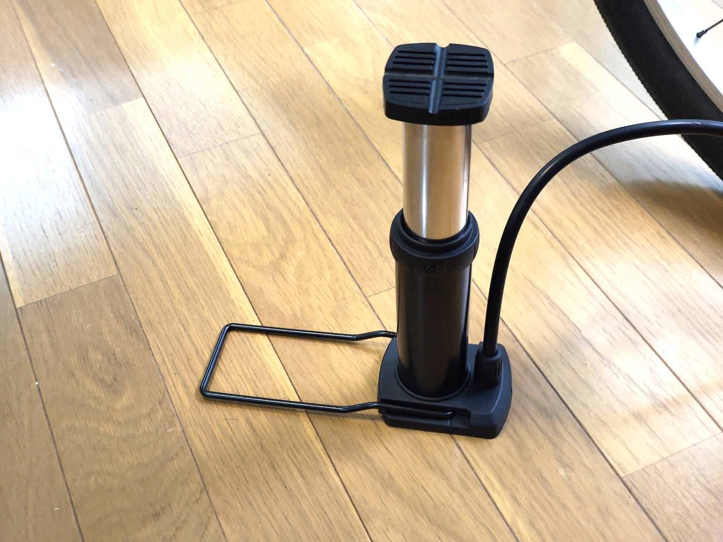 ダイソーの足ふみポンプの金具を外した状態