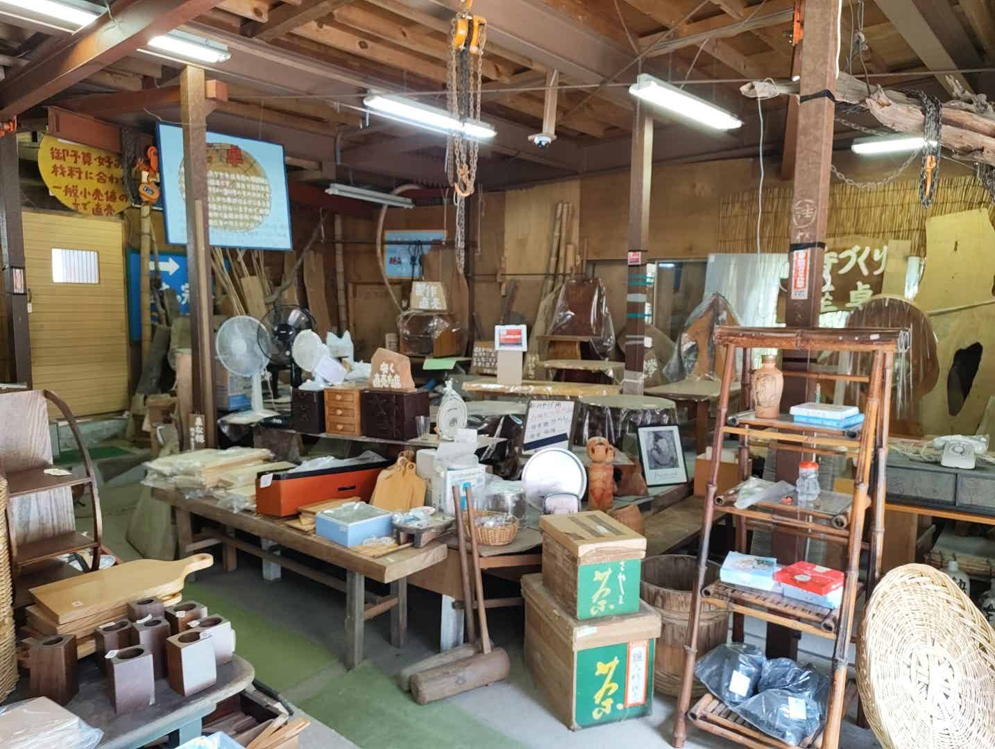 根っ子食堂1階の売店