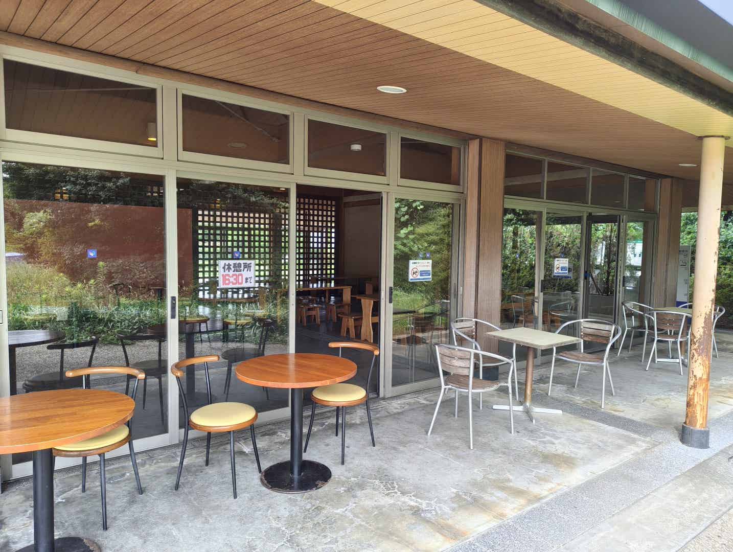 砂川口の休憩所