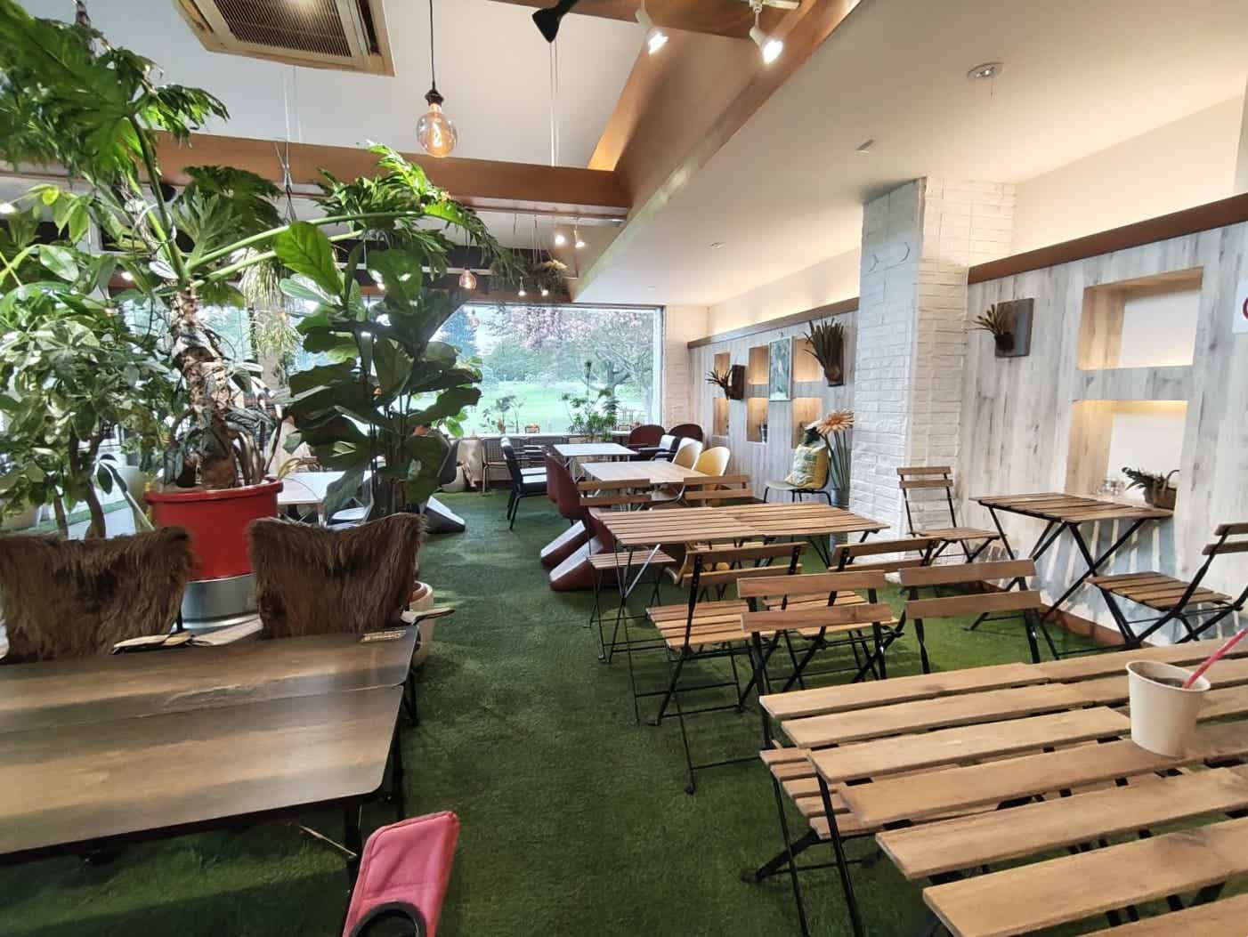 昭和記念公園のふれあい広場レストランの店内