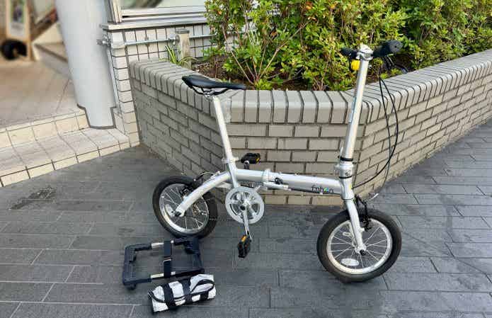 輪行解除した折りたたみ自転車