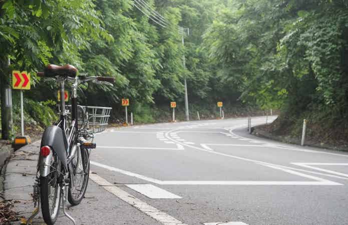 山道のカーブ