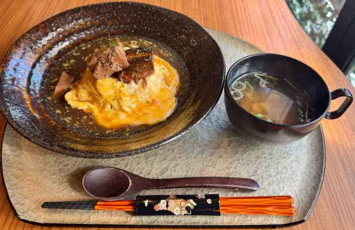 角煮オムライスとスープ