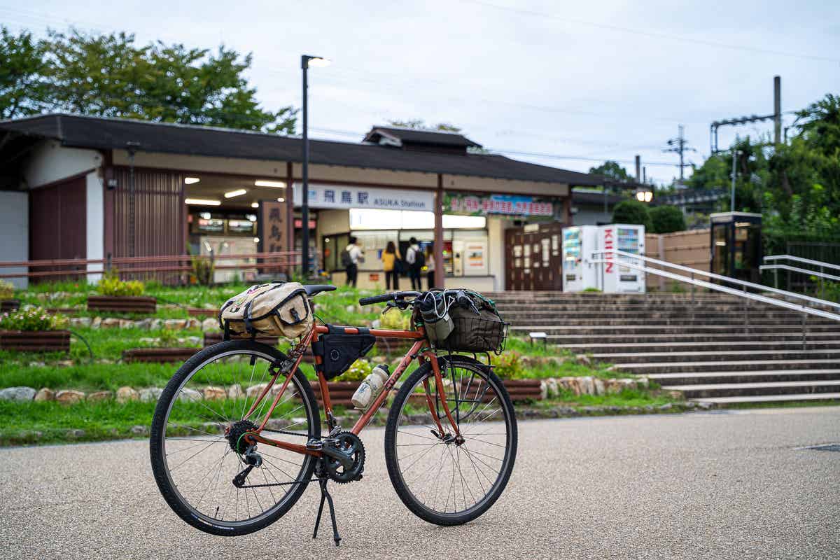 ゴール地点の駅前に停めた自転車