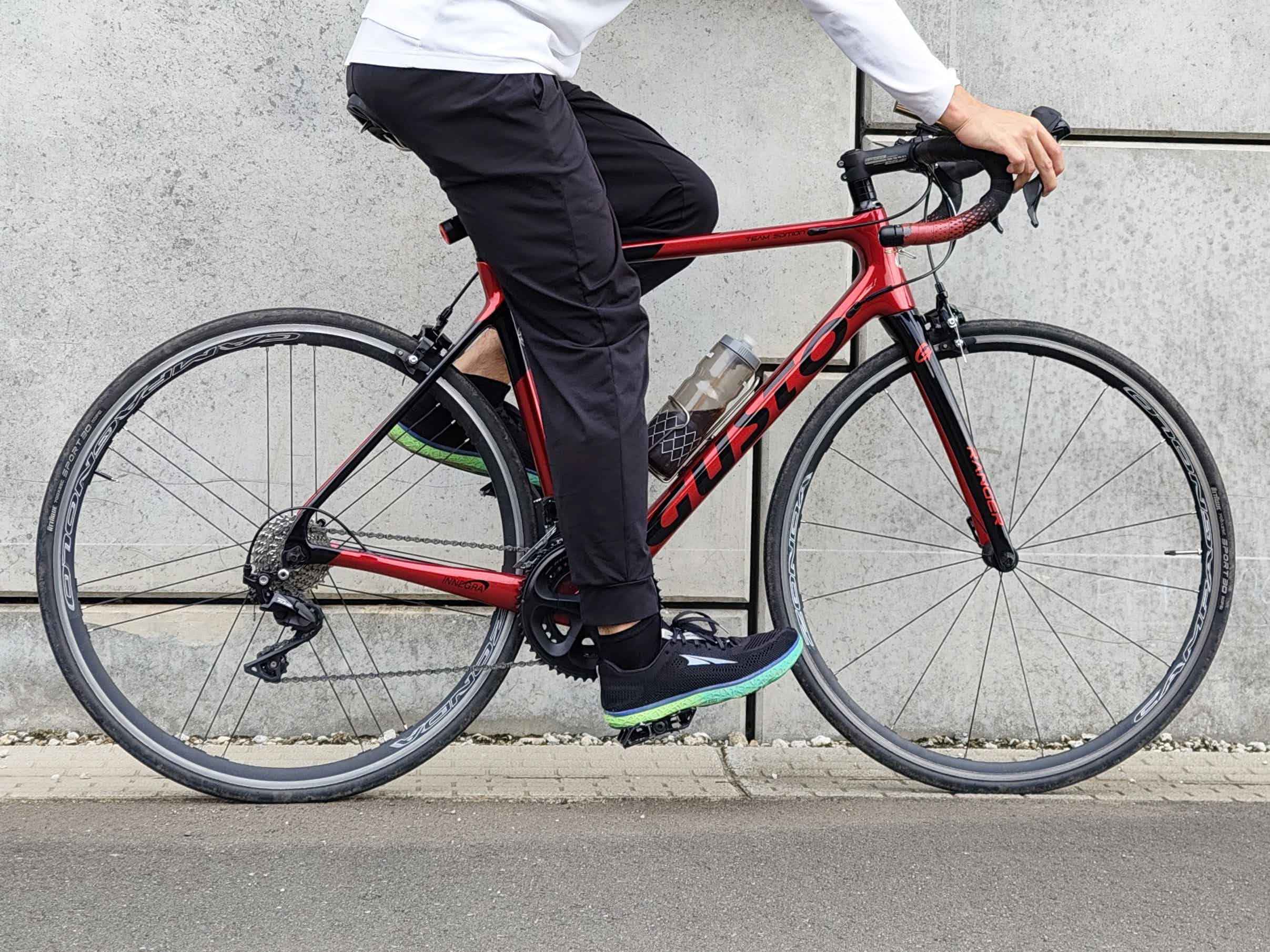セラSMPのサドルを付けてロードバイクのポジション調整