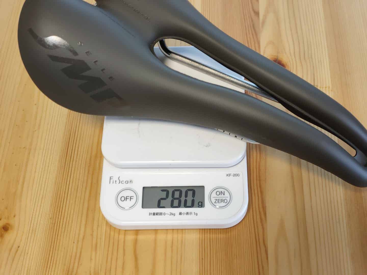 セラSMPのHELLサドルの実測重量280g