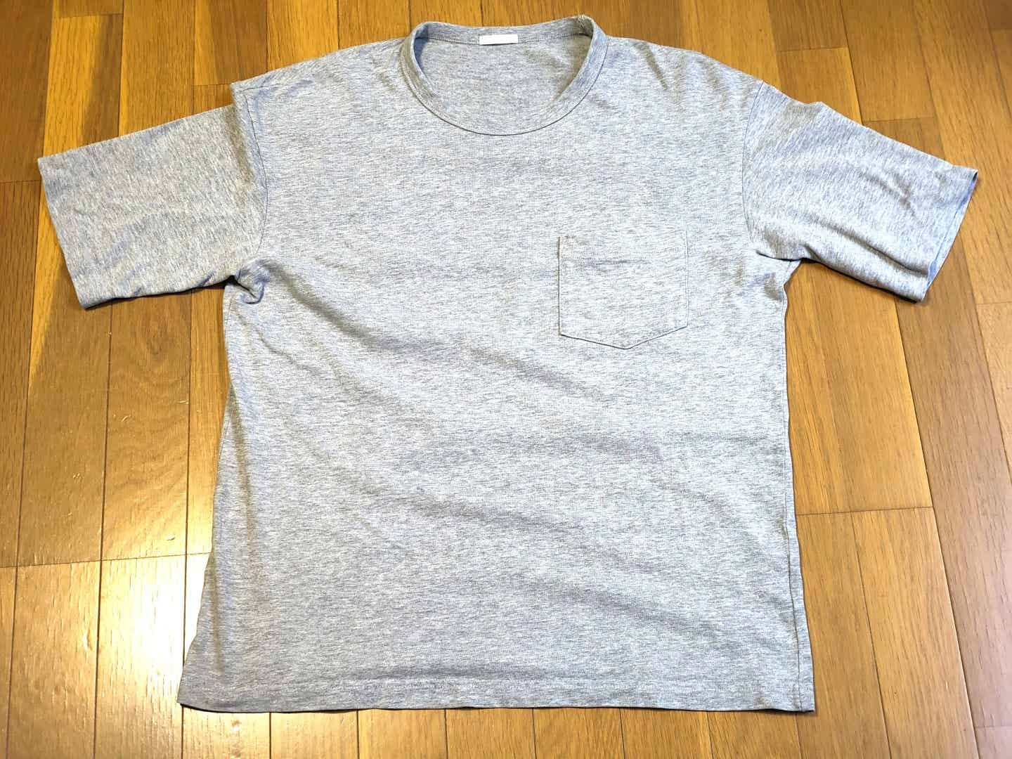 雨でも濡れなかったグレーのTシャツ