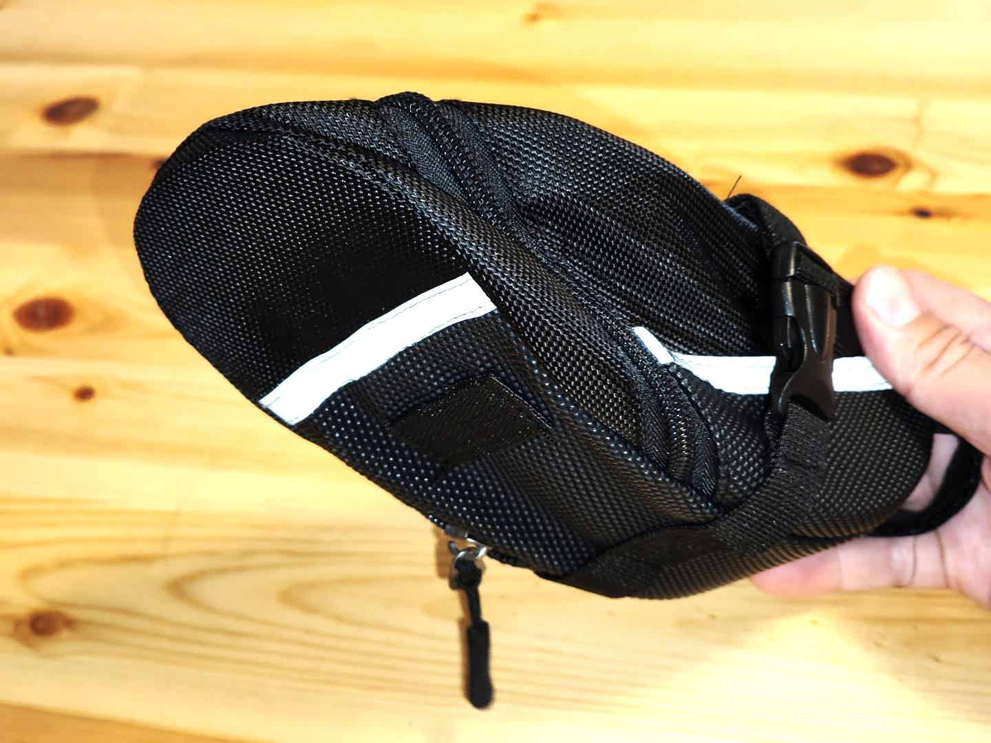 造りがしっかりしているダイソーのサドルバッグ
