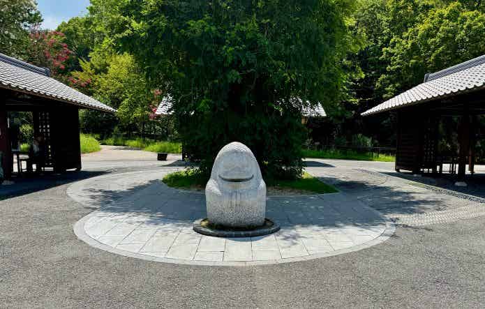 石人のオブジェ