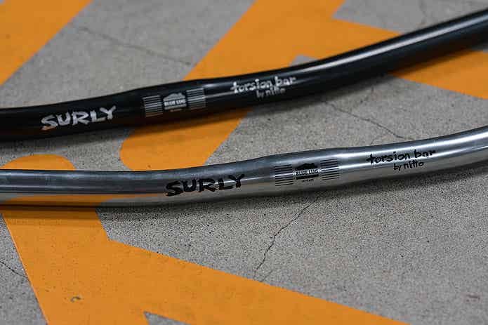 2色の「Torsion Bar（トーションバー）」