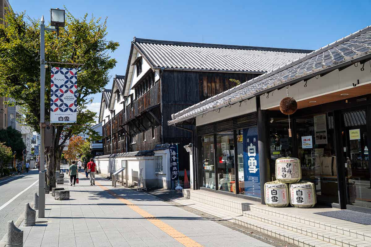 伊丹酒蔵通りの白雪ブルワリーレストラン長寿蔵