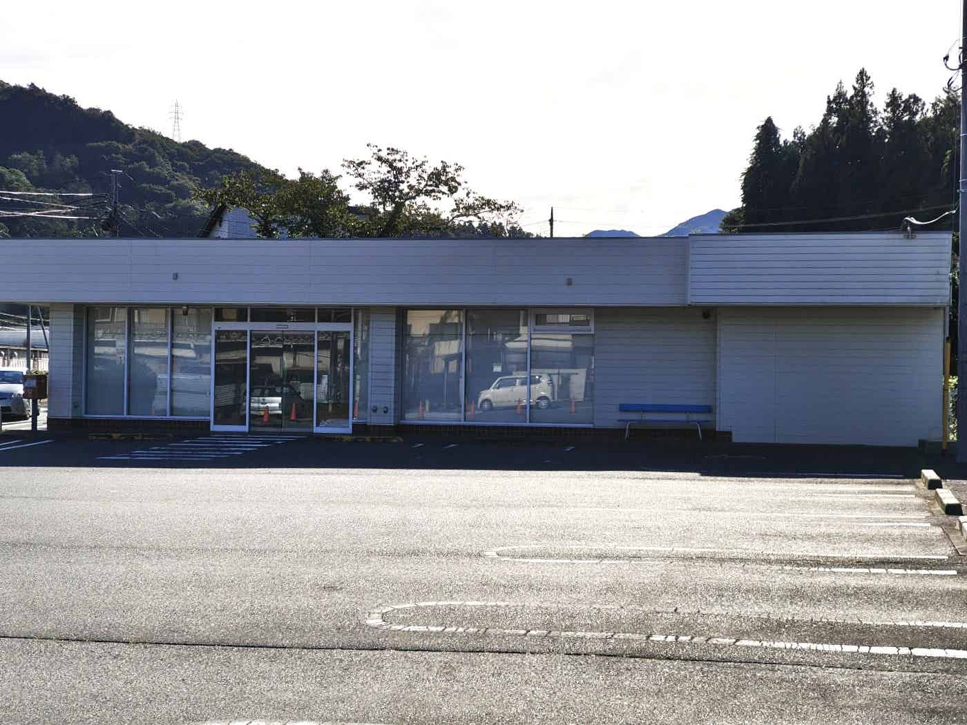 閉店したコンビニ