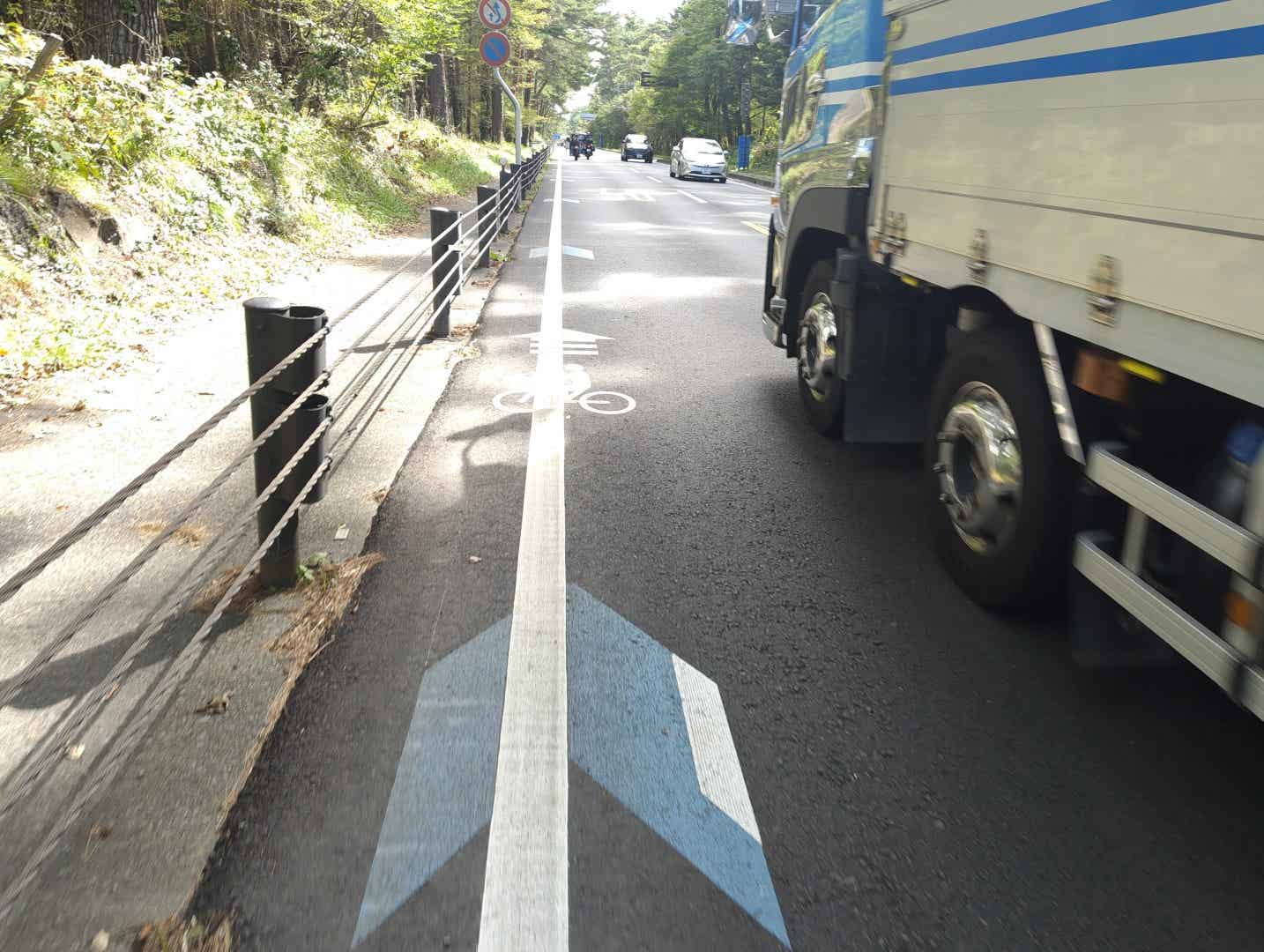 国道138号の自転車レーン
