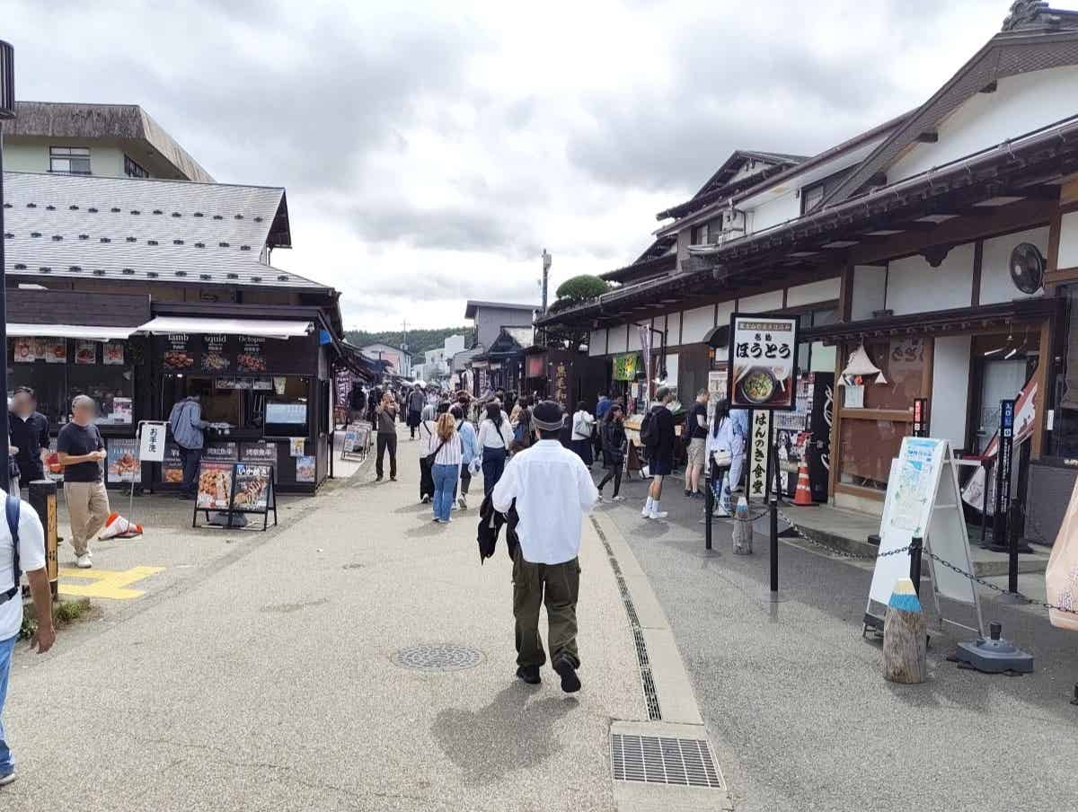 忍野八海の商店街