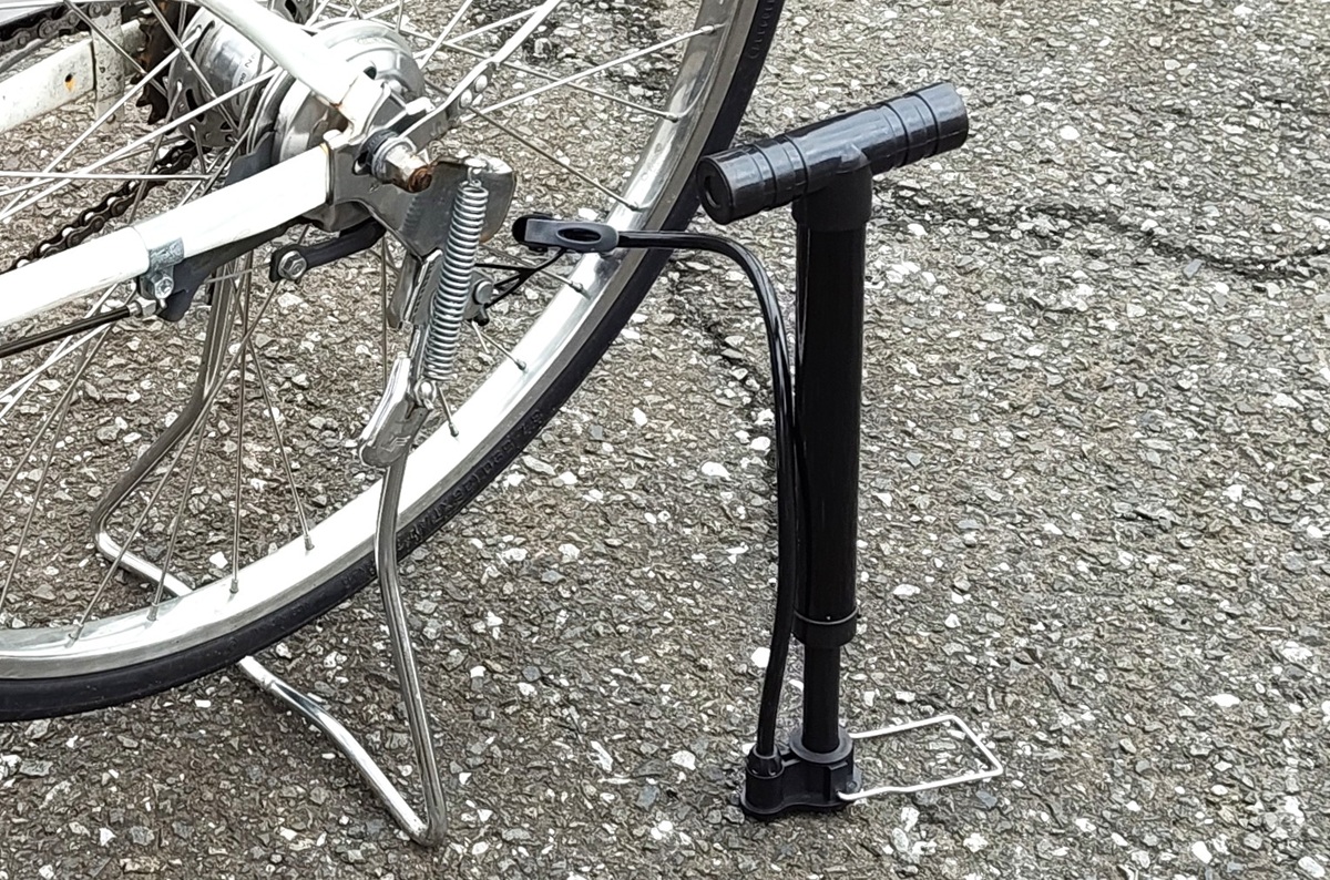 ワッツで770円の空気入れが超コスパ！ロード・MTBにも使える！